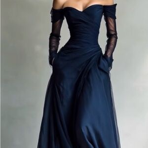 Chic Strapless Navy Blue Gown